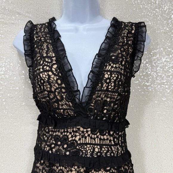 Guess Los Angeles Black Lace Wide-Leg Jumpsuit Size 10 – Floral overlays - Picture 10 of 16